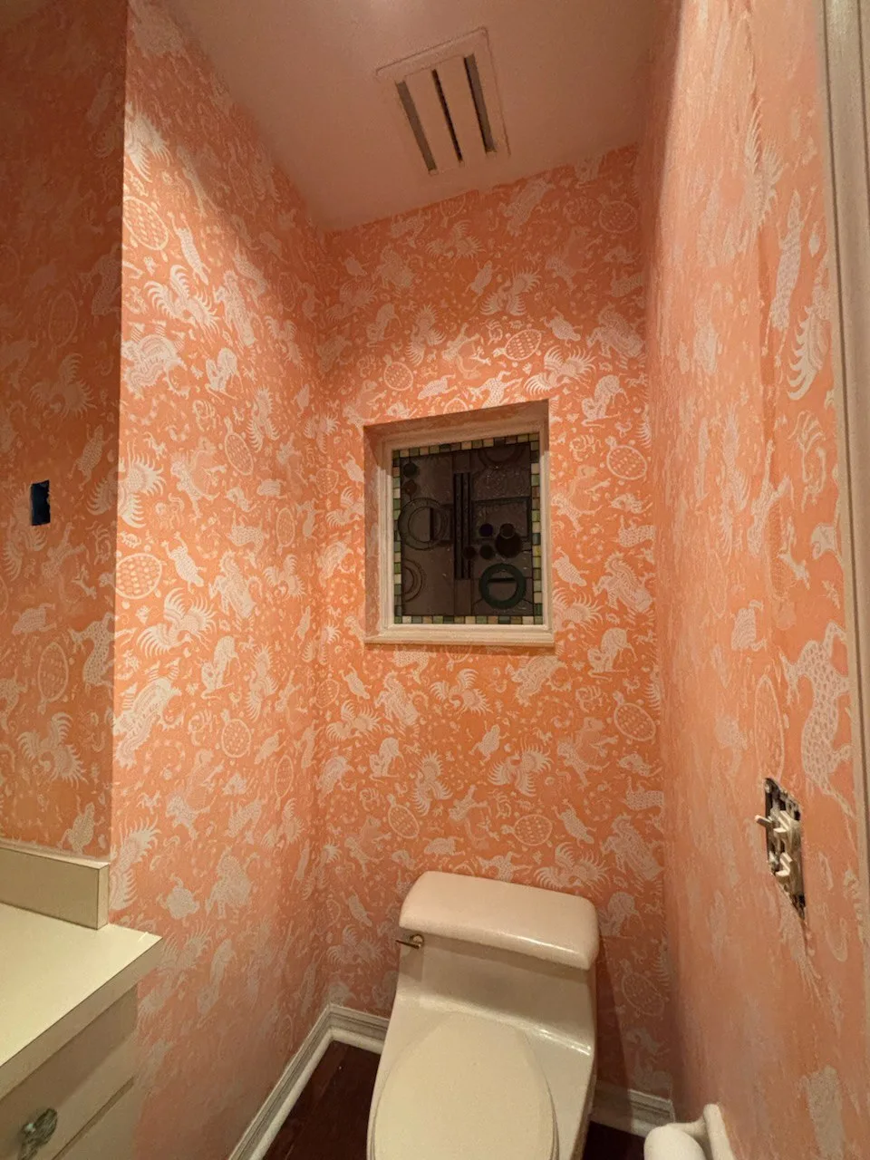 Wallpaper installation in Serra Mesa